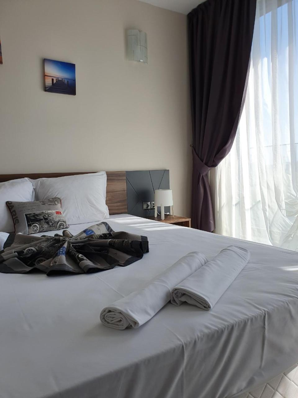 Family Hotel Novel City Burgas by Rom bilde