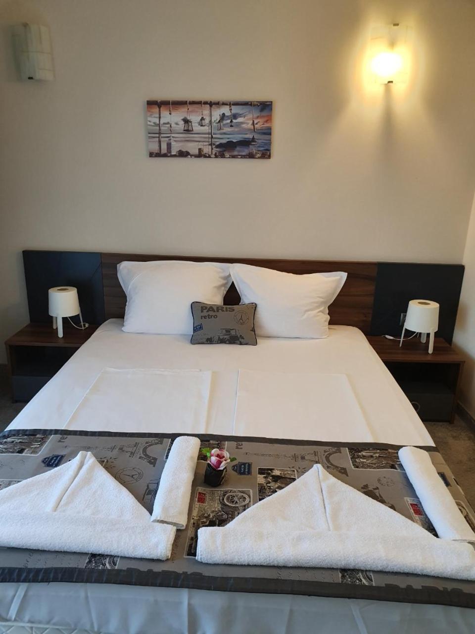 Family Hotel Novel City Burgas by Rom bilde