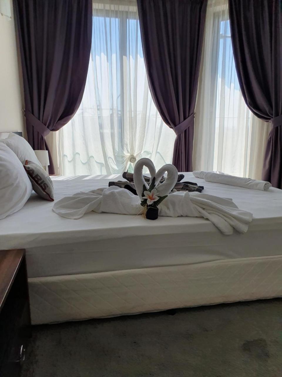 Family Hotel Novel City Burgas by Rom bilde
